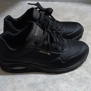 Women's Black Skechers size 7.5